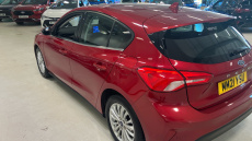 Ford Focus 1.0 EcoBoost Hybrid mHEV 125 Titanium Edition 5dr Petrol Hatchback
